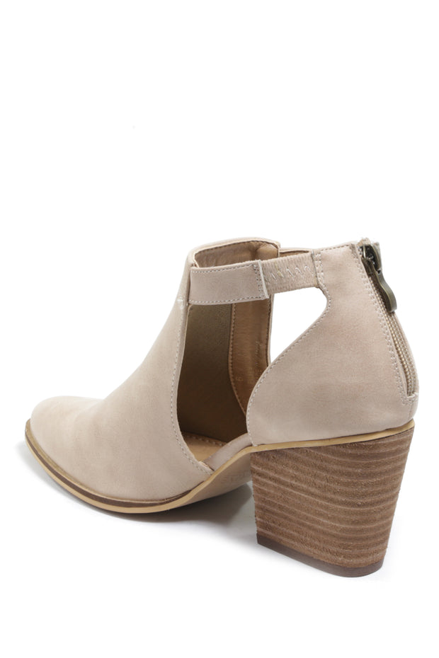 Fimby Pointed Toe Cutout Bootie
